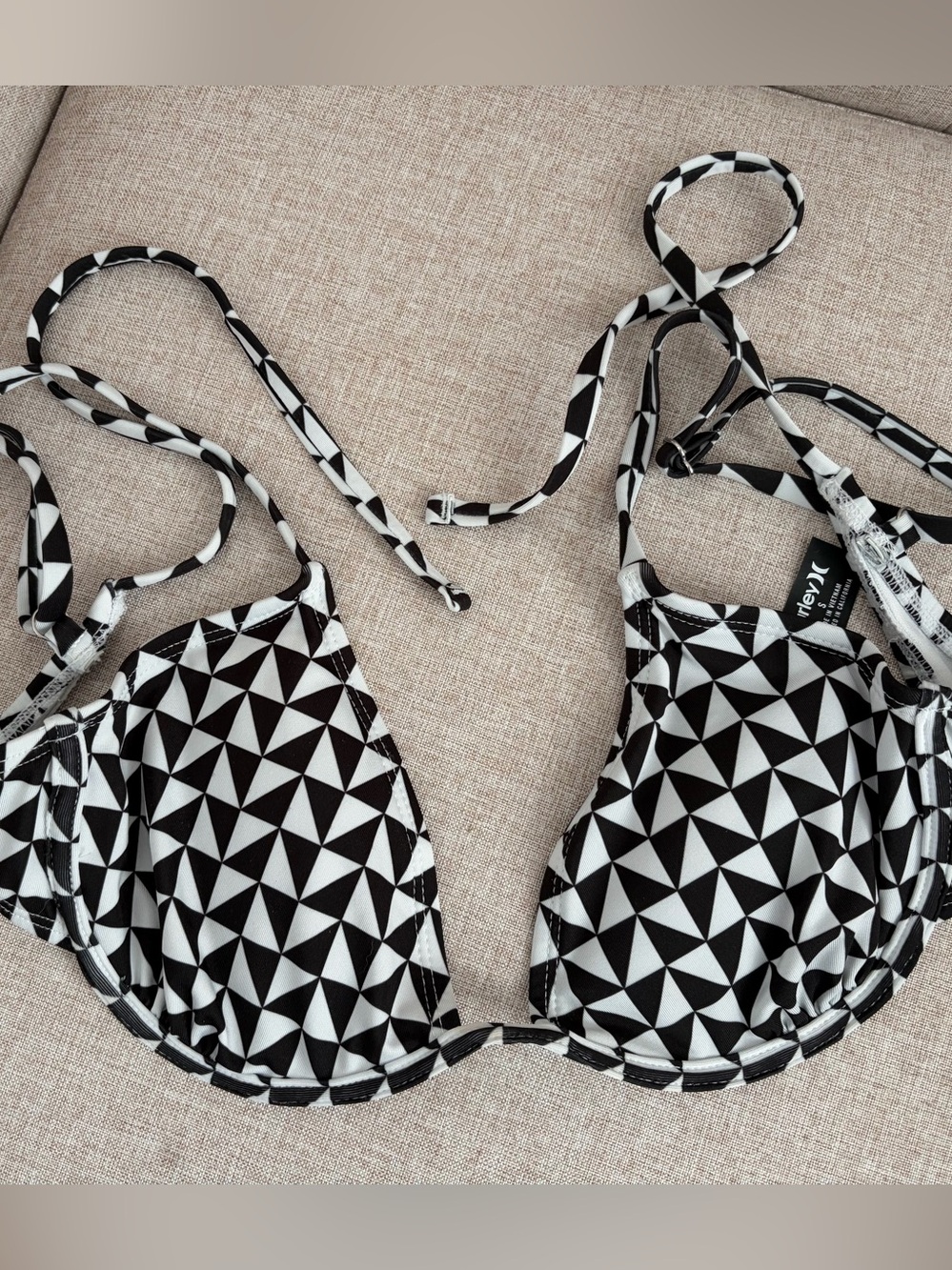 Like New Hurley Bikini Top-Size Small